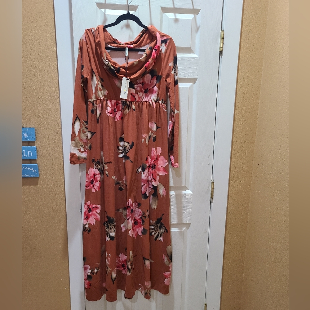 Mother bee floral maternity dress